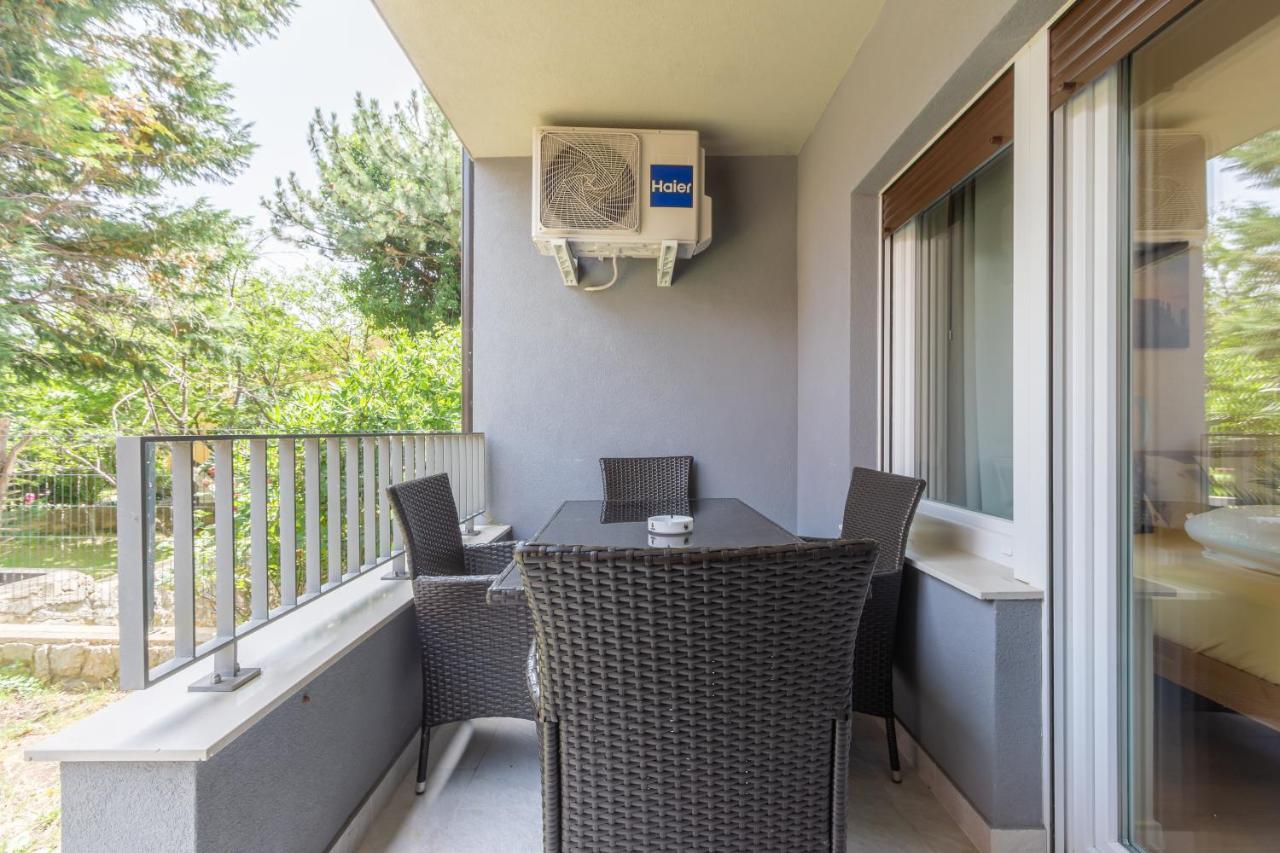 Apartments Vugrinec With Terrace Baška Zewnętrze zdjęcie